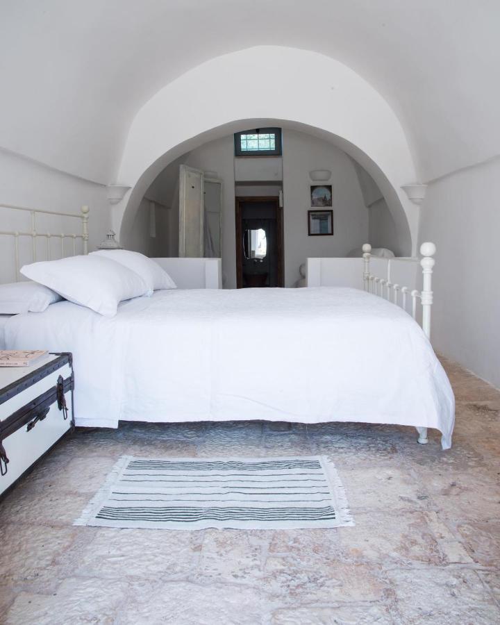 Fikus - the Apulian B&B Ceglie Messapica Bagian luar foto