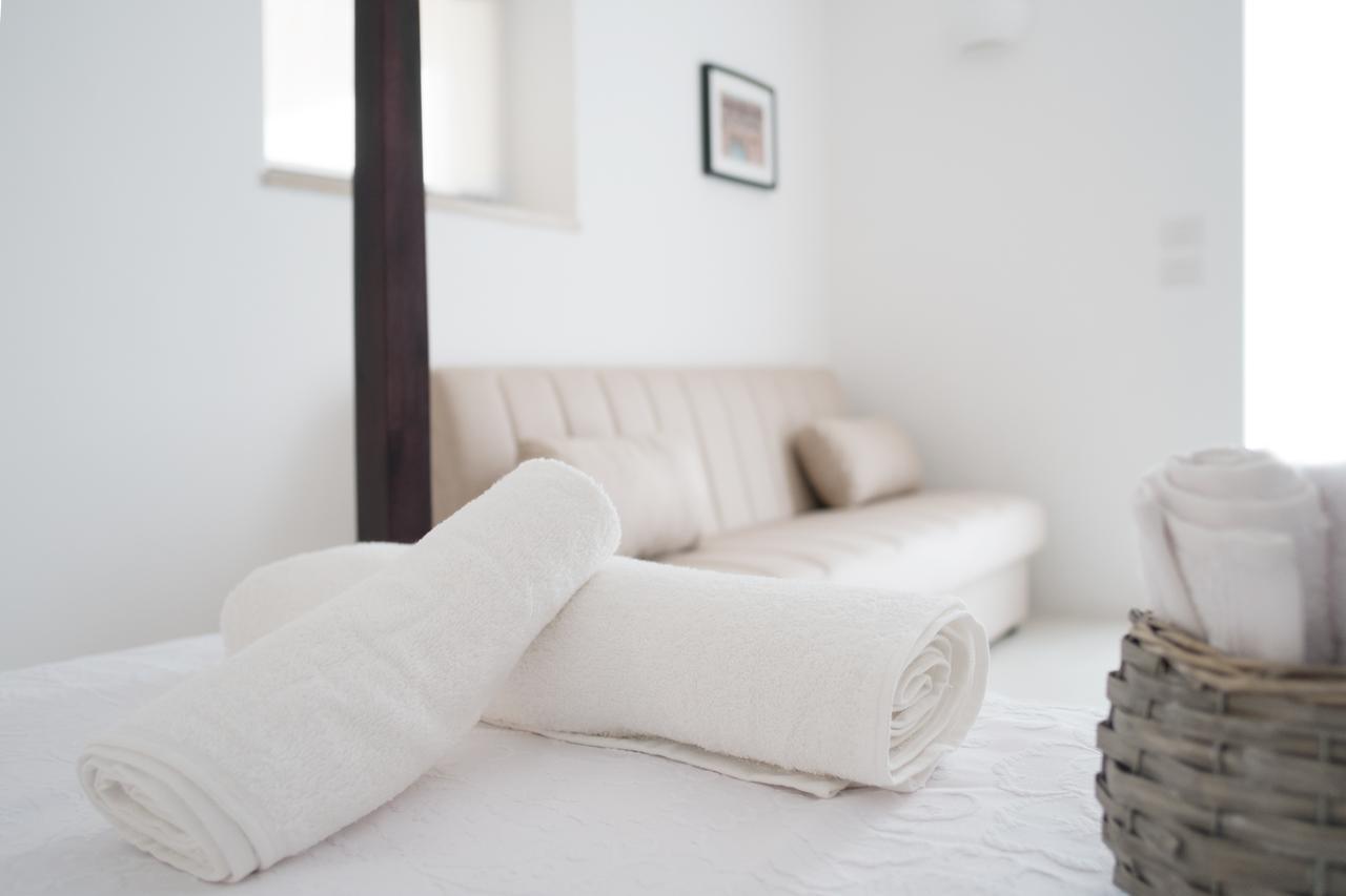 Fikus - the Apulian B&B Ceglie Messapica Bagian luar foto